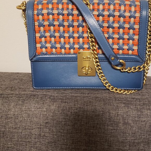 Hutton Shoulder Bag - Picture 3 of 4